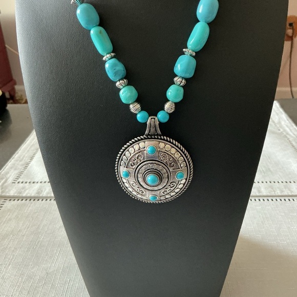Turquoise Silver Tone Pendant and Necklace - Picture 1 of 4